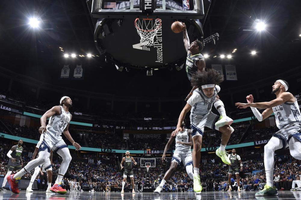 正因为他们 正因为他们