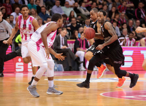 防线的漏洞 防线的漏洞