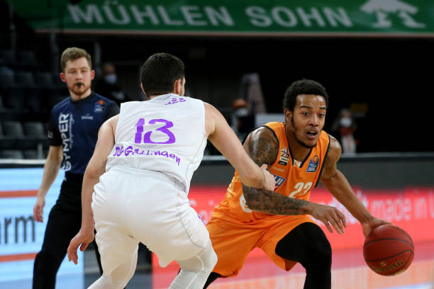 实力强大的 实力强大的